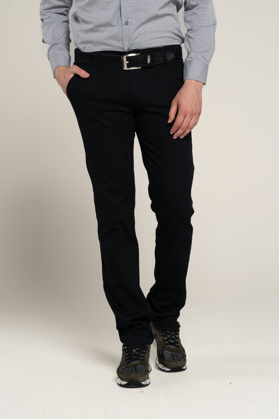 Crne muške pantalone classic