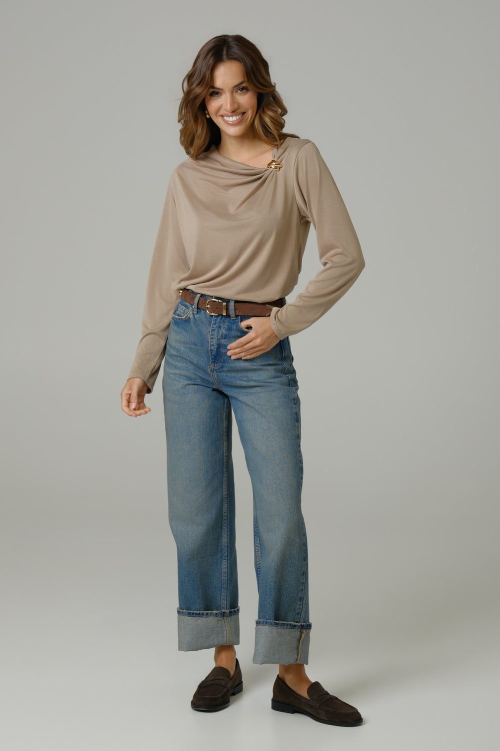 Ženska body majica sa zlatnom šnalom bež