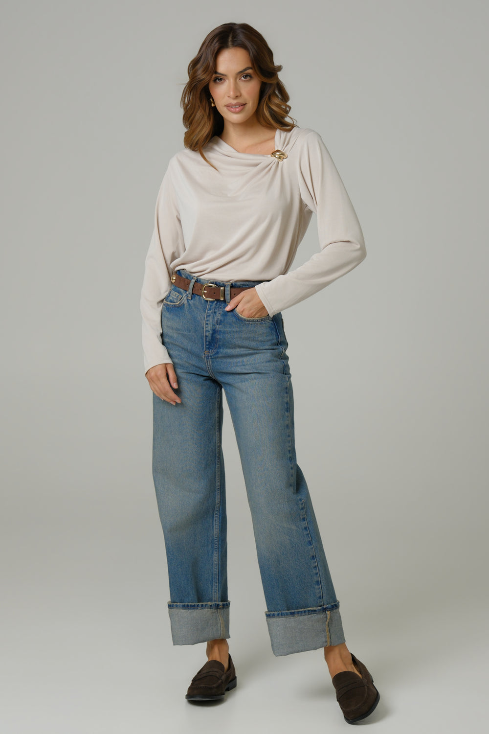 Ženska body majica sa zlatnom šnalom sv bež