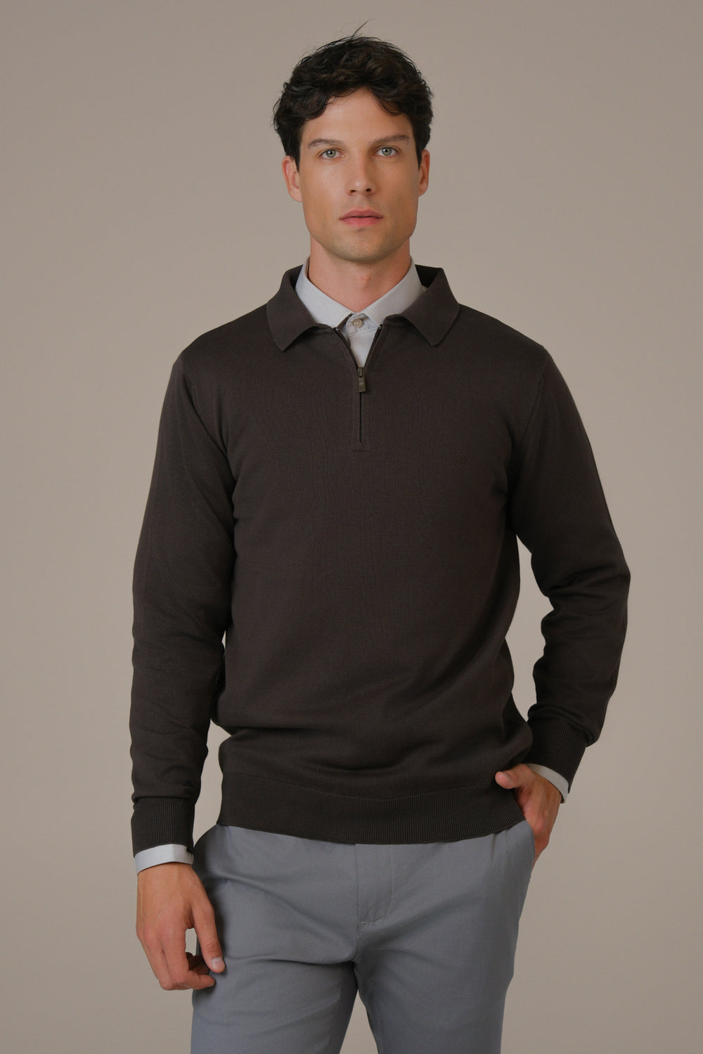 Muški džemper sa kragnom braon