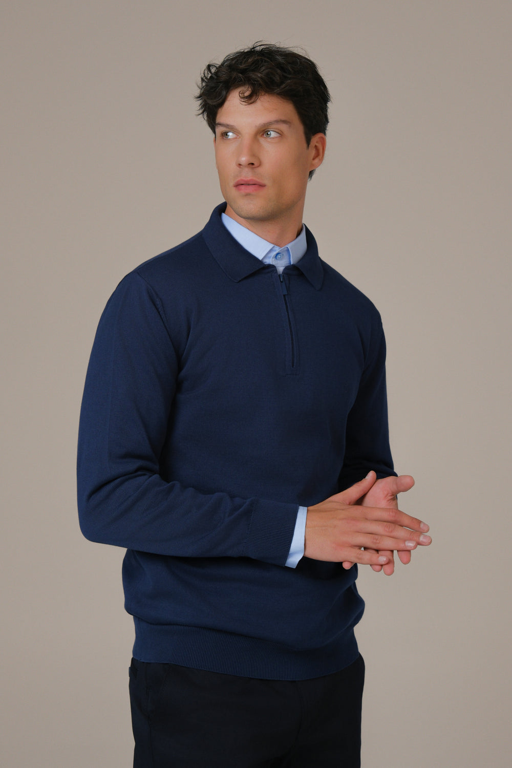 Muški džemper sa kragnom teget