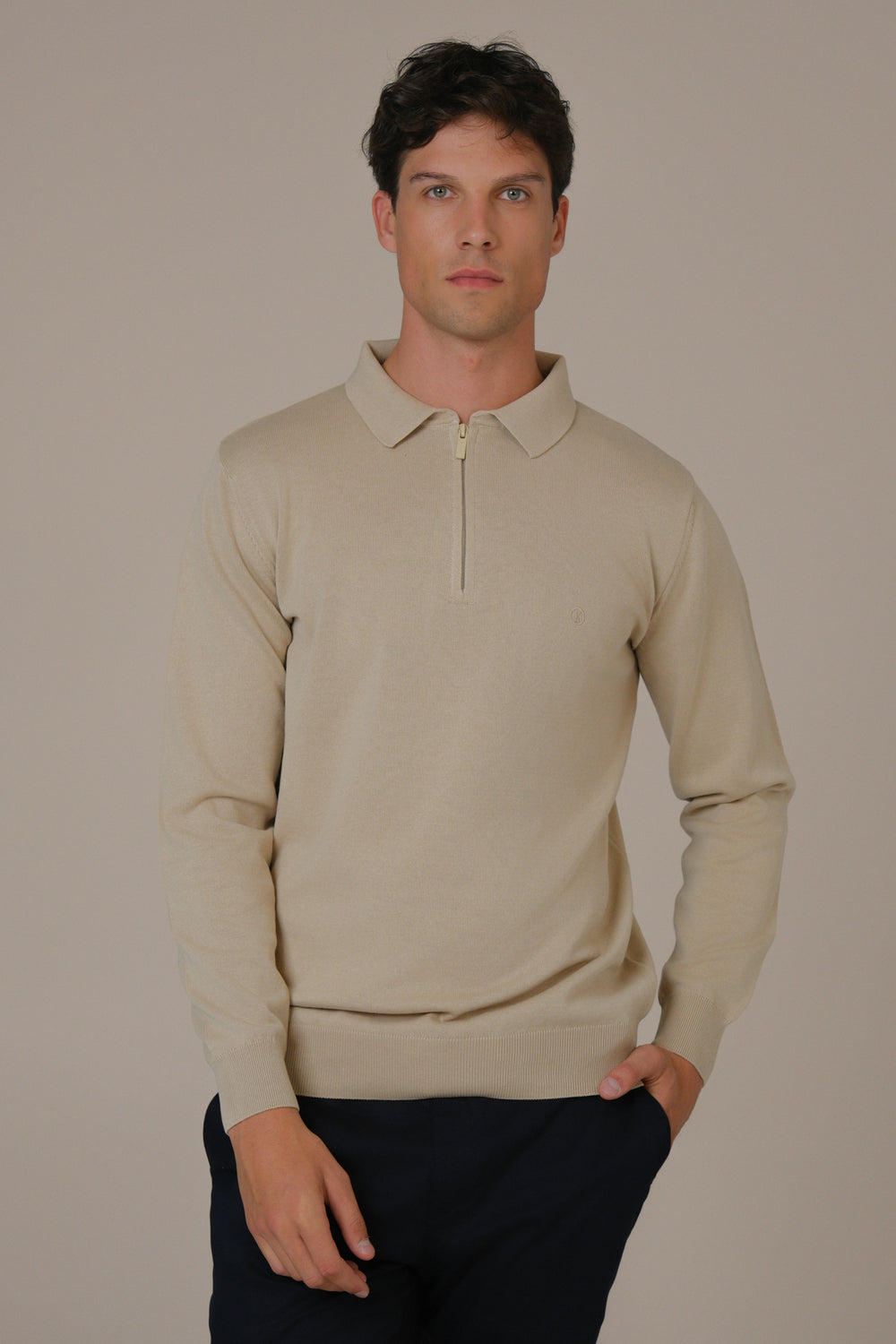 Muški džemper sa kragnom svetlo bež