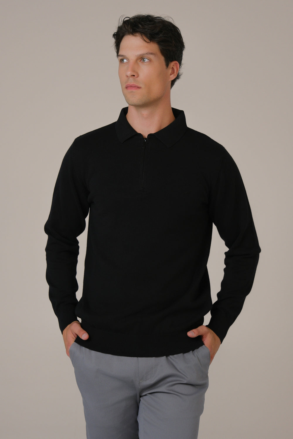 Muški džemper sa kragnom crni