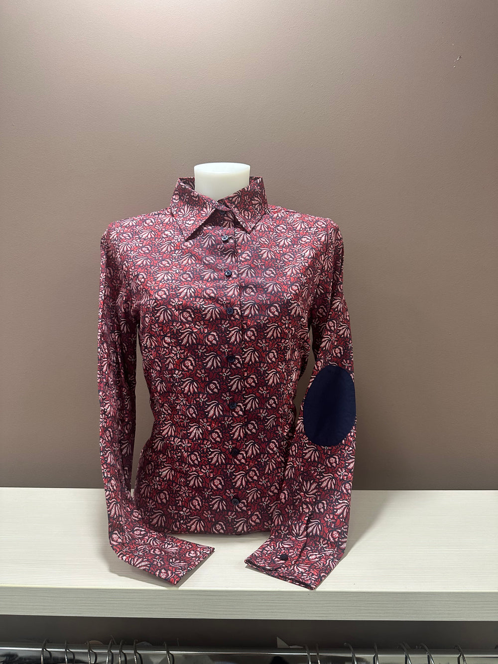 Ženska košulja sa zakrpom