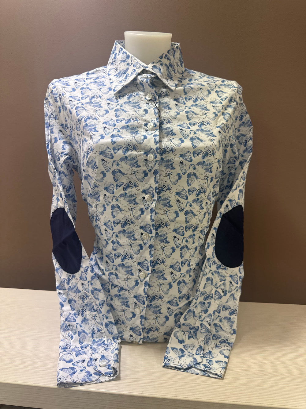 Ženska košulja sa zakrpom