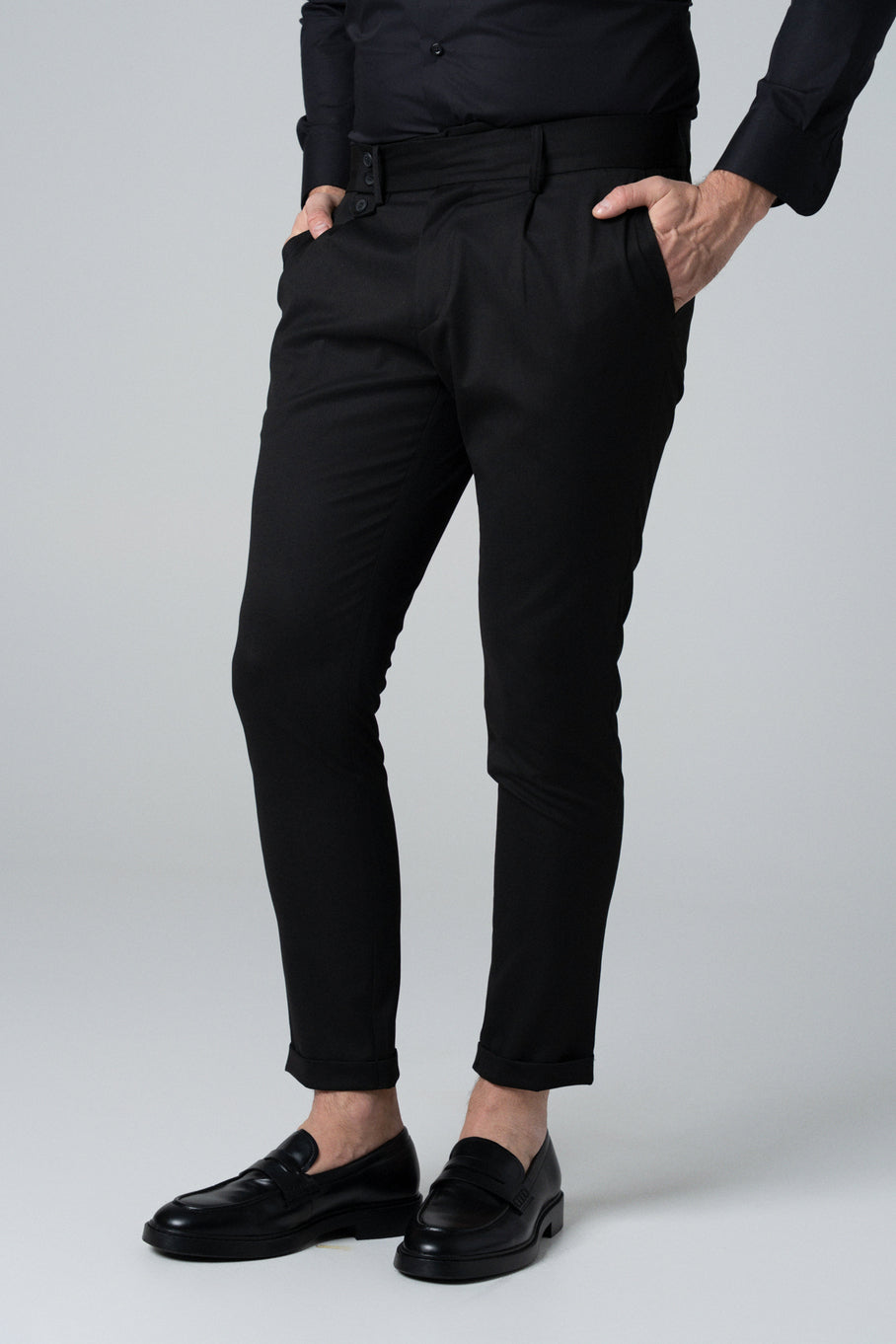 Crne muške pantalone