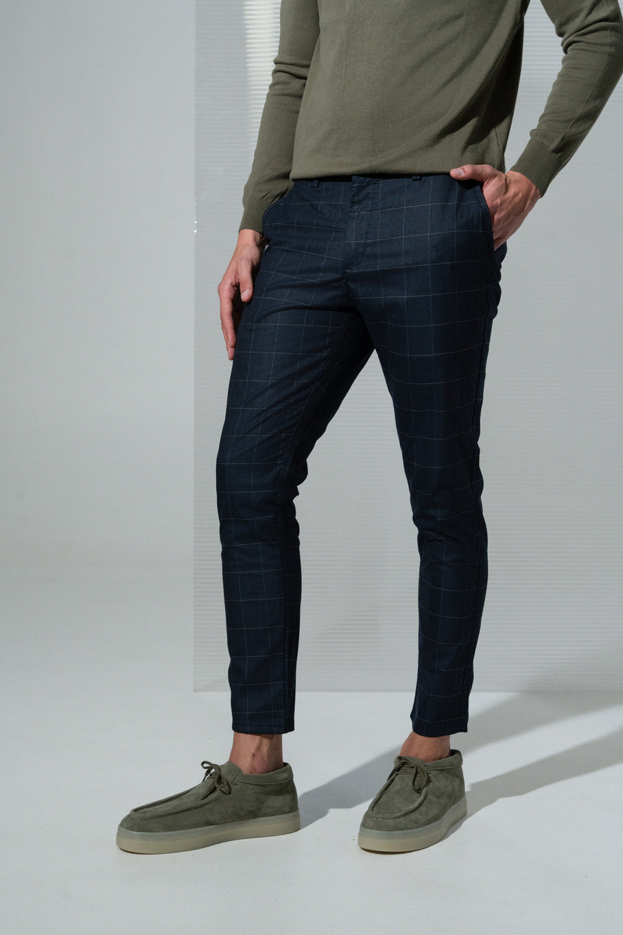 Muške pantalone karo kraći model